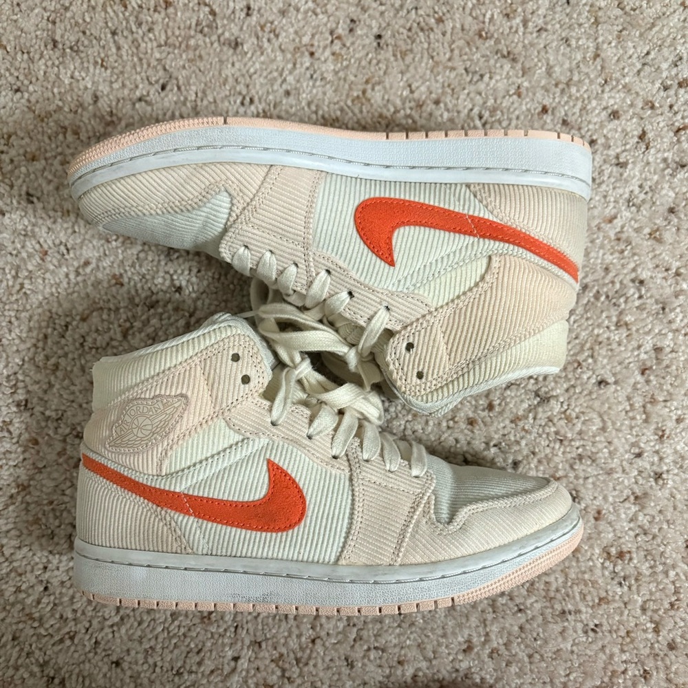 Air Jordan 1 Mid SE Corduroy